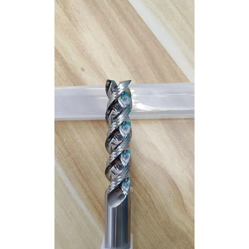 Fresa a 3 taglienti con elevat - End Mill recensione e prezzo